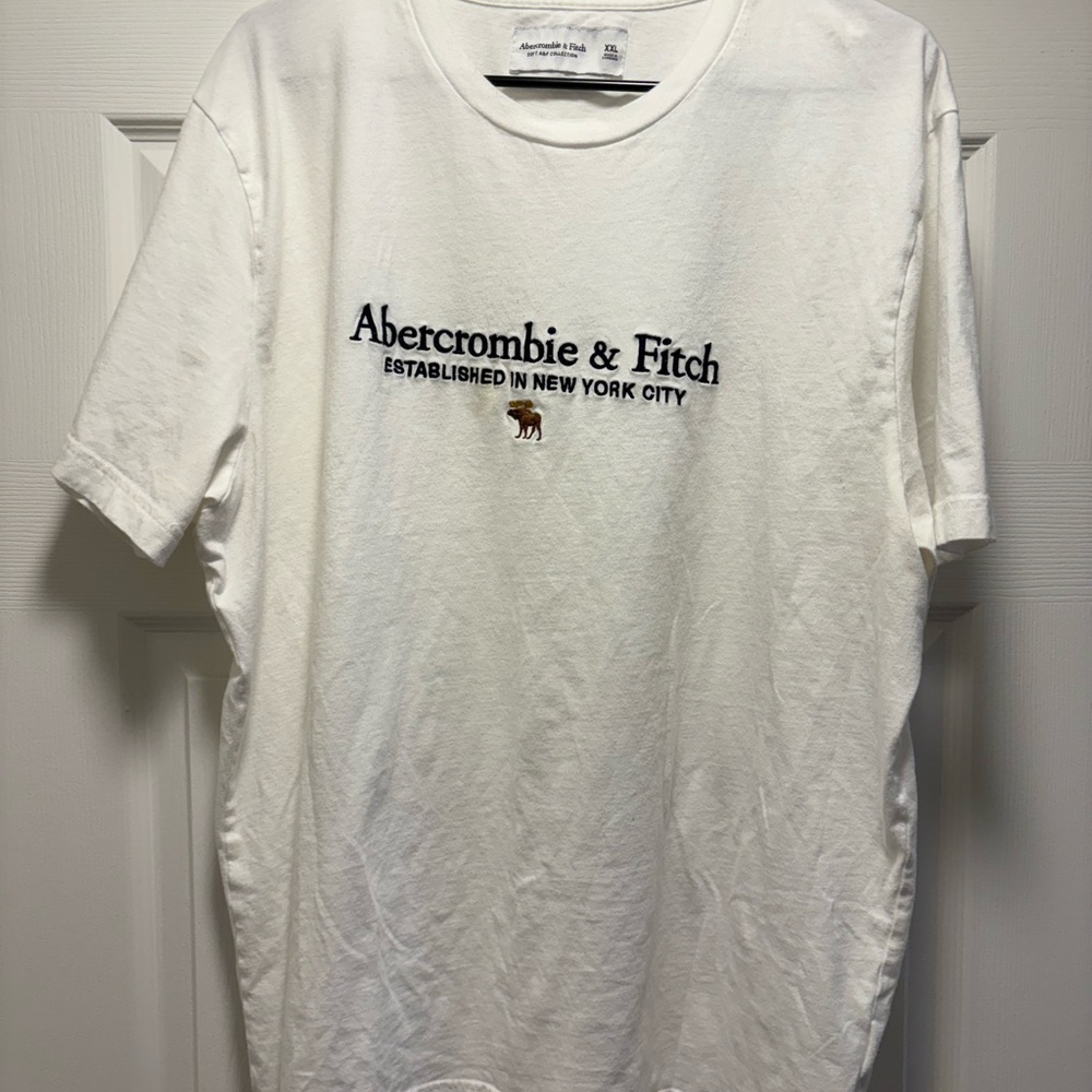 Abercrombie & Fitch White Short Sleeve Tee